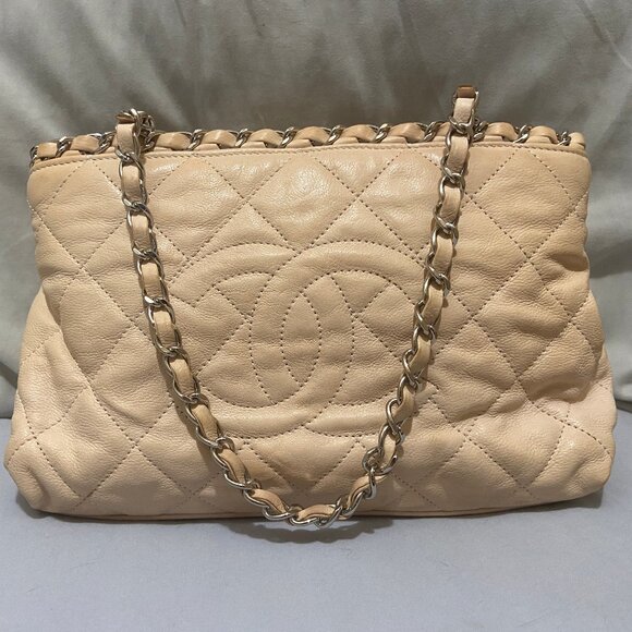 Chanel Mini Chain Me Tote Light Beige Quilted Lambskin - Picture 1 of 16